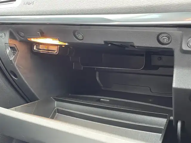 ボルボ Ｖ４０ D4 モメンタム 三重県 2016(平28)年 4.7万km デニムブルーメタリック ワンオーナー/ＡＣＣ/衝突軽減/シティセーフ/ＢＬＩＳ/純正ナビ/バックカメラ/フルセグＴＶ/Ｂｌｕｅｔｏｏｔｈ/パワーシート/シートメモリー機能/社外ドライブレコーダー /ETC車載器 /純正17インチアルミホイール