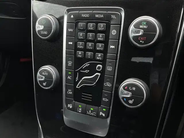 ボルボ Ｖ４０ D4 モメンタム 三重県 2016(平28)年 4.7万km デニムブルーメタリック ワンオーナー/ＡＣＣ/衝突軽減/シティセーフ/ＢＬＩＳ/純正ナビ/バックカメラ/フルセグＴＶ/Ｂｌｕｅｔｏｏｔｈ/パワーシート/シートメモリー機能/社外ドライブレコーダー /ETC車載器 /純正17インチアルミホイール
