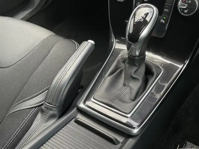 ボルボ Ｖ４０ D4 モメンタム 三重県 2016(平28)年 4.7万km デニムブルーメタリック ワンオーナー/ＡＣＣ/衝突軽減/シティセーフ/ＢＬＩＳ/純正ナビ/バックカメラ/フルセグＴＶ/Ｂｌｕｅｔｏｏｔｈ/パワーシート/シートメモリー機能/社外ドライブレコーダー /ETC車載器 /純正17インチアルミホイール