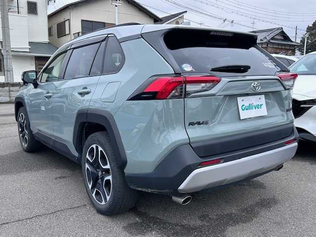 トヨタ ＲＡＶ４ アドベンチャー 大阪府 2019(令1)年 2.9万km アッシュグレーメタリック/アーバンカーキ 純正９インチナビ　/フルセグ　/バックカメラ　/レーザーシート　/ブラインドスポットモニター　/前後ドライブレコーダー　/レーダークルーズコントロール　/ルーフレール　/ビルトインＥＴＣ　/フロアーマット　/サイドバイザ