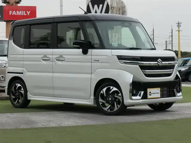 スズキ スペーシア カスタム HYBRID XS 千葉県 2025(令7)年 0.1万km未満 ピュアホワイトパール/ブラック2トーン カスタム HV XS　全方位モニター付きメモリ-ナビゲーション・スズキコネクト対応通信機装着車(195800円)/スズキセーフティサポート/レーダークルーズコントロール/アイドリングストップ/ヘッドアップディスプレイ/両側パワースライドドア/純正メモリーナビ/地デジTV/【Bluetooth接続】/360°ビュー・モニター/ステアリングヒーター/ステアリングスイッチ/革巻きステアリング/ハーフレザーシート/前席シートヒーター/LEDヘッドライト/フォグライト/ウインカーミラー/コーナーセンサー/純正15インチアルミホイル/携帯リモコン