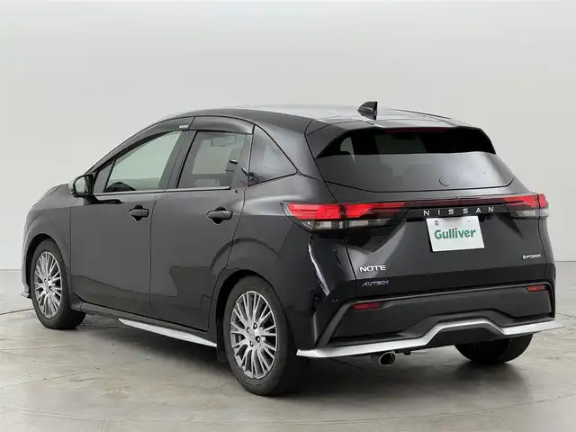 日産 ノート オーテック 福岡県 2022(令4)年 5万km 黒 ワンオーナー　/純正９型ナビ（フルセグＴＶ）　/全方位カメラ　/ＥＴＣ　/前方ドラレコ　/インテリジェントルームミラー　/エマージェンシーブレーキ　/レーンキープ　/ＢＳＷ　/ローダウン　/純正１６インチＡＷ　/ＬＥＤヘッドライト