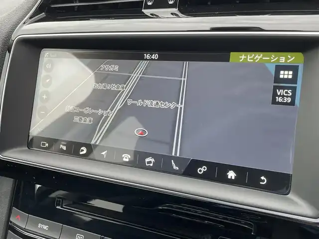 ジャガー Ｆペース R－スポーツ 東京都 2018(平30)年 3.8万km フジホワイト 4WD/ディーゼル車/メーカーナビ/フルセグTV/ハーフレザーシート/シートヒーター/前席パワーシート/ACC/BSM/レーンキープ/社外360°ドラレコ/ETC2.0/パワーバックドア/ステアリングヒーター/社外ヒッチメンバー/スマートキー