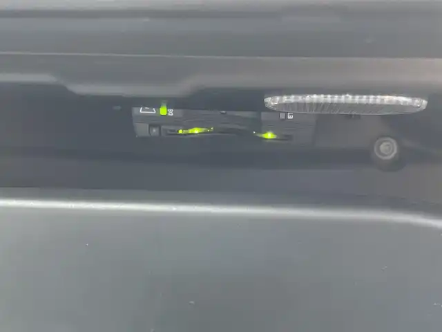 ジャガー Ｆペース R－スポーツ 東京都 2018(平30)年 3.8万km フジホワイト 4WD/ディーゼル車/メーカーナビ/フルセグTV/ハーフレザーシート/シートヒーター/前席パワーシート/ACC/BSM/レーンキープ/社外360°ドラレコ/ETC2.0/パワーバックドア/ステアリングヒーター/社外ヒッチメンバー/スマートキー