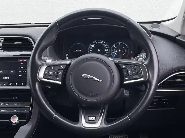 ジャガー Ｆペース R－スポーツ 東京都 2018(平30)年 3.8万km フジホワイト 4WD/ディーゼル車/メーカーナビ/フルセグTV/ハーフレザーシート/シートヒーター/前席パワーシート/ACC/BSM/レーンキープ/社外360°ドラレコ/ETC2.0/パワーバックドア/ステアリングヒーター/社外ヒッチメンバー/スマートキー