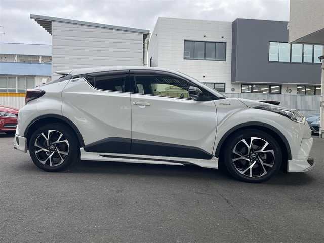 トヨタ Ｃ－ＨＲ G 宮城県 2017(平29)年 12万km ホワイトパールクリスタルシャイン 登録時走行距離119907km/・純正ＳＤナビ/・フルセグテレビ/・衝突軽減ブレーキ/・バックカメラ/・追従クルーズコントロール/・コーナーセンサー前後/・Ｂｌｕｅｔｏｏｔｈ/・プッシュスタート/・スマートキー/・純正フロアマット/・ドアバイザー/・ＥＴＣ