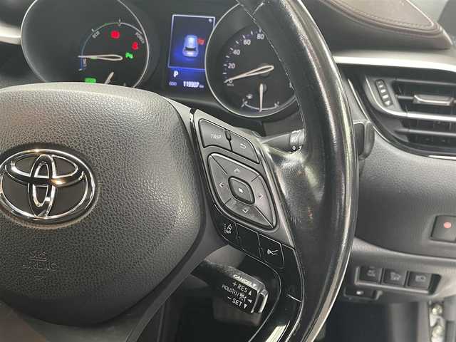 トヨタ Ｃ－ＨＲ G 宮城県 2017(平29)年 12万km ホワイトパールクリスタルシャイン 登録時走行距離119907km/・純正ＳＤナビ/・フルセグテレビ/・衝突軽減ブレーキ/・バックカメラ/・追従クルーズコントロール/・コーナーセンサー前後/・Ｂｌｕｅｔｏｏｔｈ/・プッシュスタート/・スマートキー/・純正フロアマット/・ドアバイザー/・ＥＴＣ