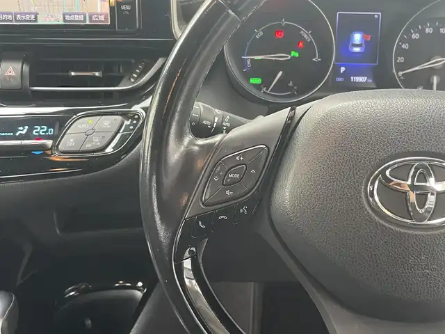 トヨタ Ｃ－ＨＲ G 宮城県 2017(平29)年 12万km ホワイトパールクリスタルシャイン 登録時走行距離119907km/・純正ＳＤナビ/・フルセグテレビ/・衝突軽減ブレーキ/・バックカメラ/・追従クルーズコントロール/・コーナーセンサー前後/・Ｂｌｕｅｔｏｏｔｈ/・プッシュスタート/・スマートキー/・純正フロアマット/・ドアバイザー/・ＥＴＣ