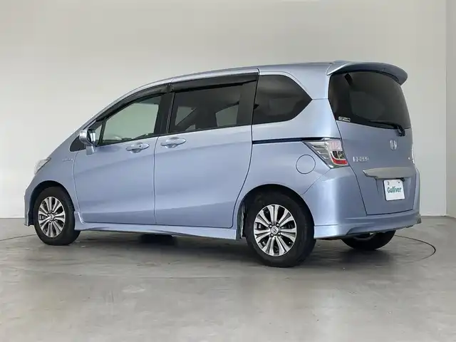 ホンダ フリード ハイブリット ジャストセレクション 埼玉県 2011(平23)年 6.7万km プレミアムブルーオパールメタリック 社外ナビ　バックカメラ　両側パワースライドドア　クルーズコントロール　ＥＴＣ　オートライト　キセノンヘッドライト　ハーフレザーシート　スマートキー　純正１５インチアルミホイール　純正フロアマット