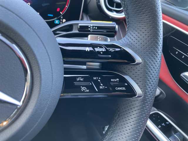 メルセデス・ベンツ Ｍ・ベンツ ＧＬＣ２２０ d 4マチック ドライバーズPKG 千葉県 2024(令6)年 0.7万km 黒 ワンオーナー/純正11.9インチナビ/(フルセグTV/BT)/全周囲カメラ/ヘッドアップディスプレイ/ブルメスターサウンド/レーンキープアシスト/ステアリングアシスト/メモリー付きパワーシート/電動リアゲート/衝突被害軽減システム/車線逸脱警報/レーダークルーズコントロール/サンルーフ/レザーシート/横滑り防止装置/ETC/純正ドライブレコーダー/アイドリングストップ/LEDヘッドライト/フォグランプ/オートライト/ウィンカーミラー/電動格納ミラー/純正20インチAW/シートヒーター/シートリフター/ステアリングヒーター/プッシュスタート/スマートキー/フロアマット/スペアキー/取扱説明書/保証書