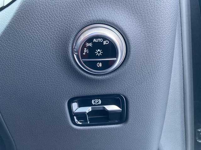 メルセデス・ベンツ Ｍ・ベンツ ＧＬＣ２２０ d 4マチック ドライバーズPKG 千葉県 2024(令6)年 0.7万km 黒 ワンオーナー/純正11.9インチナビ/(フルセグTV/BT)/全周囲カメラ/ヘッドアップディスプレイ/ブルメスターサウンド/レーンキープアシスト/ステアリングアシスト/メモリー付きパワーシート/電動リアゲート/衝突被害軽減システム/車線逸脱警報/レーダークルーズコントロール/サンルーフ/レザーシート/横滑り防止装置/ETC/純正ドライブレコーダー/アイドリングストップ/LEDヘッドライト/フォグランプ/オートライト/ウィンカーミラー/電動格納ミラー/純正20インチAW/シートヒーター/シートリフター/ステアリングヒーター/プッシュスタート/スマートキー/フロアマット/スペアキー/取扱説明書/保証書