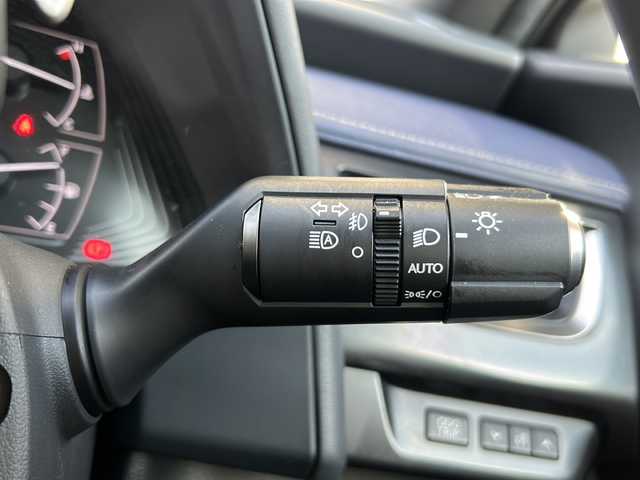 レクサス ＵＸ 250h アーバンエレガンス 静岡県 2021(令3)年 5.5万km ソニックチタニウム 安全機能/・プリクラッシュセーフティ/・レーダークルーズコントロール/・ブラインドスポットモニター/・レーンキープアシスト/純正メーカーナビ/・フルセグTV/・CD/DVD/Bluetooth/ラジオ/主要装備/・全方位カメラ/・パワーバックドア/・パワーシート/・シートヒーター/・ステアリングヒーター/・ビルトインETC/・純正ドラレコ/・レザーシート/・ルーフレール/・パドルシフト/・オートライト/・オートハイビーム/・ステアリングリモコン/・オートホールド