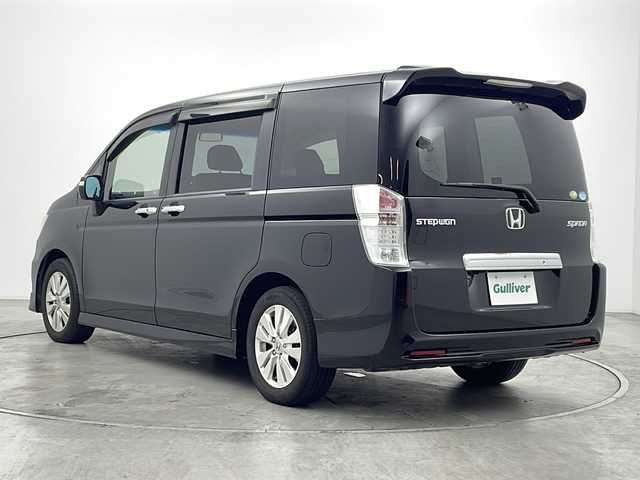 ホンダ ステップワゴン スパーダ Z HDDナビED 群馬県 2012(平24)年 9.2万km プレミアムブラキッシュパール 純正ナビ　純正後席モニター　フルセグTV　バックカメラ　パドルシフト　ステアリングリモコン　レザーステアリング　両側電動スライドドア　純正ビルトインETC スマートキー HIDヘッドライト　禁煙車