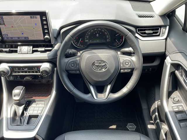 トヨタ ＲＡＶ４ G 三重県 2022(令4)年 3.7万km アティチュードブラックマイカ 純正ナビ/全周囲カメラ/シートエアコン/ベンチレーション/ハンドルヒーター/パワーシート/メモリシート/後席USB給電ポート/電動リヤゲート/ビルトインETC/純正アルミホイール/LEDヘッドライト/フォグライト/衝突軽減ブレーキ/車線抑制/先行車発進お知らせ/標識認識/BSM/電動格納ミラー/禁煙車
