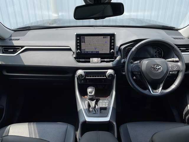 トヨタ ＲＡＶ４ G 三重県 2022(令4)年 3.7万km アティチュードブラックマイカ 純正ナビ/全周囲カメラ/シートエアコン/ベンチレーション/ハンドルヒーター/パワーシート/メモリシート/後席USB給電ポート/電動リヤゲート/ビルトインETC/純正アルミホイール/LEDヘッドライト/フォグライト/衝突軽減ブレーキ/車線抑制/先行車発進お知らせ/標識認識/BSM/電動格納ミラー/禁煙車