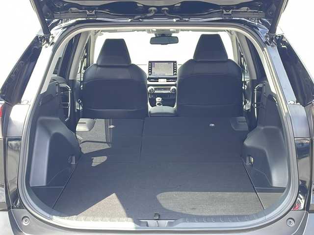 トヨタ ＲＡＶ４ G 三重県 2022(令4)年 3.7万km アティチュードブラックマイカ 純正ナビ/全周囲カメラ/シートエアコン/ベンチレーション/ハンドルヒーター/パワーシート/メモリシート/後席USB給電ポート/電動リヤゲート/ビルトインETC/純正アルミホイール/LEDヘッドライト/フォグライト/衝突軽減ブレーキ/車線抑制/先行車発進お知らせ/標識認識/BSM/電動格納ミラー/禁煙車