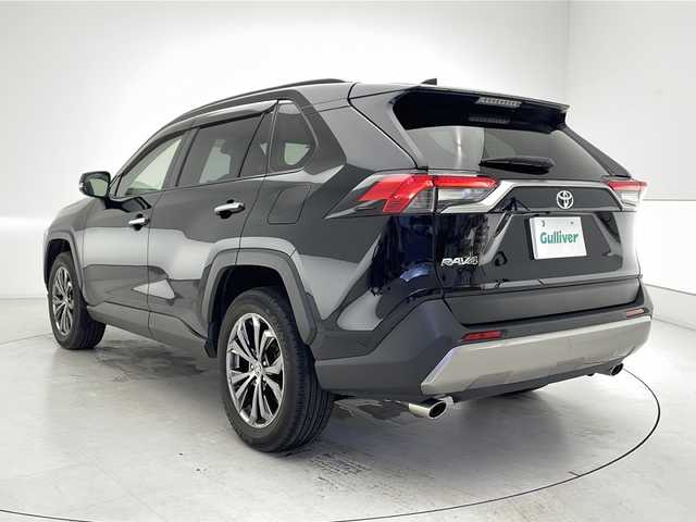 トヨタ ＲＡＶ４ G 千葉県 2022(令4)年 3.7万km アティチュードブラックマイカ 衝突軽減ブレーキ/レーンキープアシスト　/レーダークルーズコントロール　/前後コーナーセンサー/全方位カメラ/ブラインドスポットモニター/オートライトハイビーム　/LEDヘッドライト/電動リアゲート　/ステアリングヒーター/シートヒーター/エアシート/レザーシート/パワーシート　/シートメモリ/純正ディスプレイオーディオ/　BT/FM/AM/Miracast/ステアリングスイッチ/純正ビルトインETC/純正アルミホイール/純正フロアマット/純正ドアバイザー/スペアキー/スマートキー