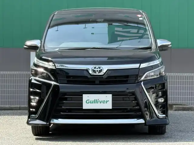 トヨタ ヴォクシー ZS 煌Ⅱ 千葉県 2020(令2)年 6.5万km ブラック ALPINE製メモリナビ（Bluetooth/CD/DVD/AM/FM)/フルセグ/ALPINE製フリップダウンモニター/バックカメラ/ETC2.0/両側パワースライドドア/クルーズコントロール/衝突軽減ブレーキ/横滑り防止装置/レーンキープアシスト/コーナーセンサー/オートマチックハイビーム
