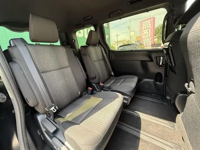 トヨタ ヴォクシー ZS 煌Ⅱ 千葉県 2020(令2)年 6.5万km ブラック ALPINE製メモリナビ（Bluetooth/CD/DVD/AM/FM)/フルセグ/ALPINE製フリップダウンモニター/バックカメラ/ETC2.0/両側パワースライドドア/クルーズコントロール/衝突軽減ブレーキ/横滑り防止装置/レーンキープアシスト/コーナーセンサー/オートマチックハイビーム