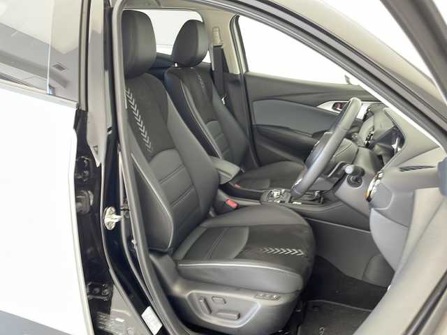 マツダ ＣＸ－３ 15S ビビッド モノトーン 愛知県 2024(令6)年 1.1万km ベージュⅡ 衝突軽減システム/純正９型SDナビ/全方位カメラ/レーダークルーズコントロール/シートヒーター/フルセグ/Bluetooth/バックカメラ/パワーシート/純正アルミホイール/ブラインドスポットモニター/LEDヘッドライト/パドルシフト/ステアリングヒーター/ドライブレコーダー/ETC/ステアリングスイッチ/スマートキー/プッシュスタート