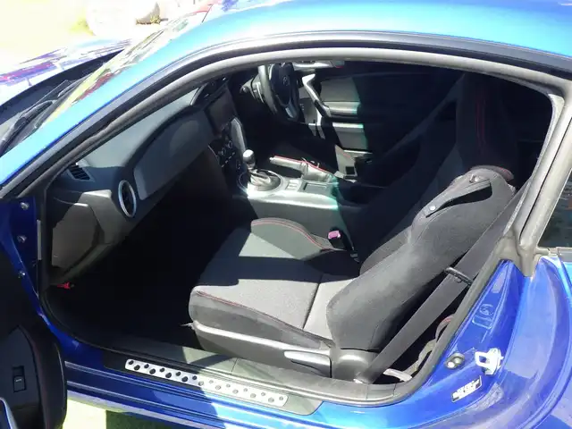 スバル ＢＲＺ S 千葉県 2015(平27)年 5.1万km WRブルーパール 純正メモリーナビ/地デジTV/【DVD/CD再生機能　Bluetooth接続】/バックカメラ/ETC（DSRC）/革巻きステアリング/パドルシフト/クルーズコントロール/純正17インチアルミホイル/サイド/カーテンエアバッグ/スマートキー
