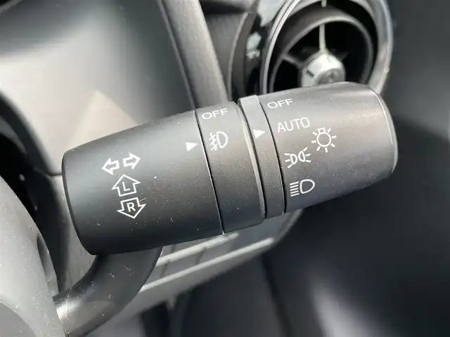 マツダ デミオ XD ツーリング 愛知県 2016(平28)年 8.3万km スノーフレイクホワイトパールマイカ スマートキー/プッシュスタート/純正メーカーSDナビ/（CD/DVD/FM/AM/TV/BT/USB）/バックカメラ/ETC/純正16インチAW/クルーズコントロール/ヘッドアップディスプレイ/オートライト/アイドリングストップ/ステアリングスイッチ/純正フロアマット
