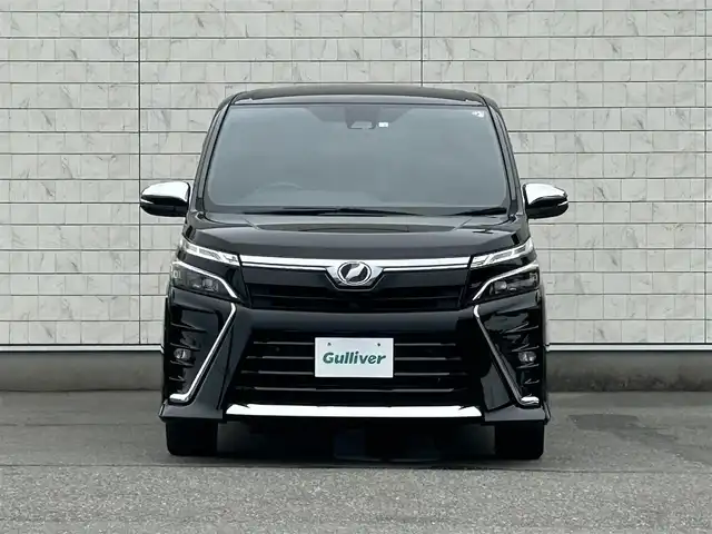トヨタ ヴォクシー ZS 煌Ⅱ 福岡県 2020(令2)年 5.6万km ブラック ALPINE9型SDナビ(フルセグTV//CD/DVD/BT)バックモニター後席モニタートヨタセーフティーコーナーセンサー両側パワスラクルコンETCUSBポート純正LEDヘッドライト純正16インチアルミホイール純正フロアマットプッシュスタートスマートキー