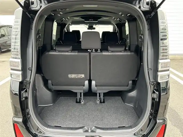 トヨタ ヴォクシー ZS 煌Ⅱ 福岡県 2020(令2)年 5.6万km ブラック ALPINE9型SDナビ(フルセグTV//CD/DVD/BT)バックモニター後席モニタートヨタセーフティーコーナーセンサー両側パワスラクルコンETCUSBポート純正LEDヘッドライト純正16インチアルミホイール純正フロアマットプッシュスタートスマートキー