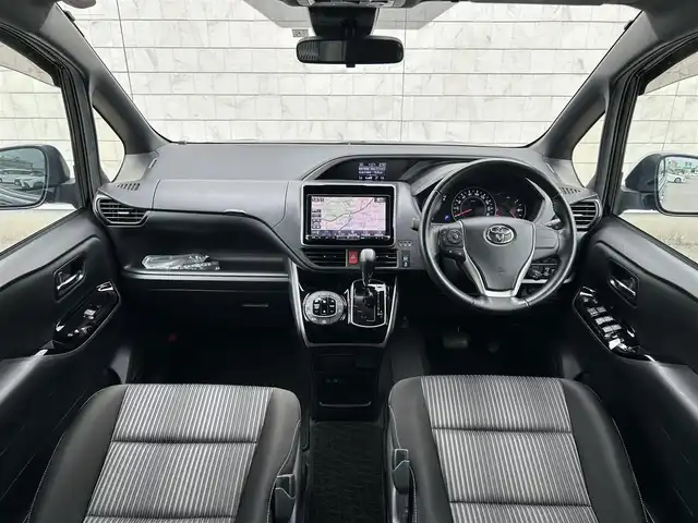 トヨタ ヴォクシー ZS 煌Ⅱ 福岡県 2020(令2)年 5.6万km ブラック ALPINE9型SDナビ(フルセグTV//CD/DVD/BT)バックモニター後席モニタートヨタセーフティーコーナーセンサー両側パワスラクルコンETCUSBポート純正LEDヘッドライト純正16インチアルミホイール純正フロアマットプッシュスタートスマートキー
