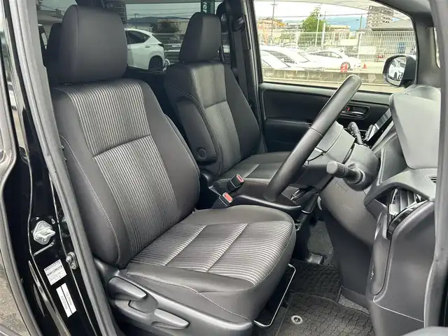 トヨタ ヴォクシー ZS 煌Ⅱ 福岡県 2020(令2)年 5.6万km ブラック ALPINE9型SDナビ(フルセグTV//CD/DVD/BT)バックモニター後席モニタートヨタセーフティーコーナーセンサー両側パワスラクルコンETCUSBポート純正LEDヘッドライト純正16インチアルミホイール純正フロアマットプッシュスタートスマートキー