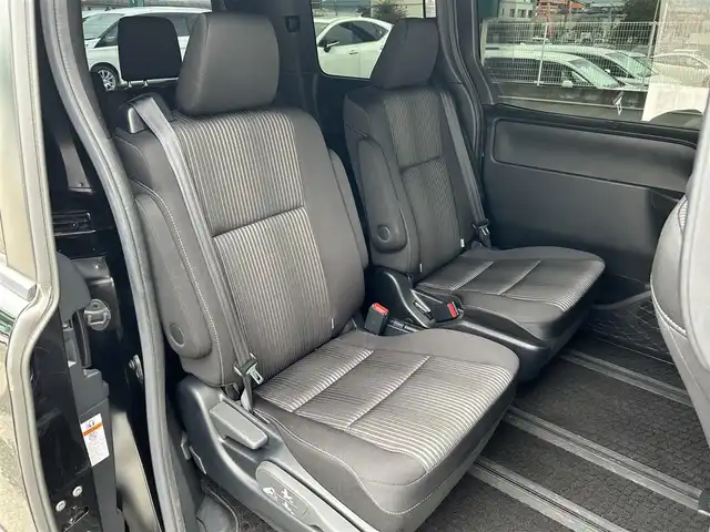 トヨタ ヴォクシー ZS 煌Ⅱ 福岡県 2020(令2)年 5.6万km ブラック ALPINE9型SDナビ(フルセグTV//CD/DVD/BT)バックモニター後席モニタートヨタセーフティーコーナーセンサー両側パワスラクルコンETCUSBポート純正LEDヘッドライト純正16インチアルミホイール純正フロアマットプッシュスタートスマートキー