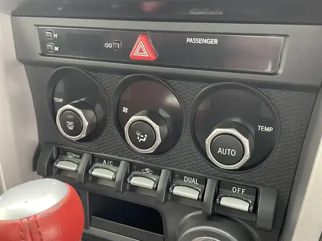 トヨタ ８６ GT 滋賀県 2013(平25)年 7.8万km サテンホワイトパール メモリーナビ/・Bluetooth/CD/DVD/ワンセグ/スマートキー/キセノンライト/純正１７AW/プッシュスタート/ETC/パドルシフト/オートエアコン/ABS