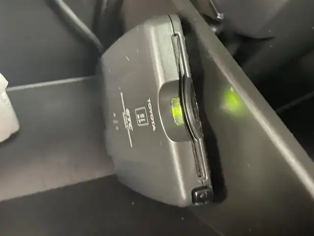 トヨタ ８６ GT 滋賀県 2013(平25)年 7.8万km サテンホワイトパール メモリーナビ/・Bluetooth/CD/DVD/ワンセグ/スマートキー/キセノンライト/純正１７AW/プッシュスタート/ETC/パドルシフト/オートエアコン/ABS