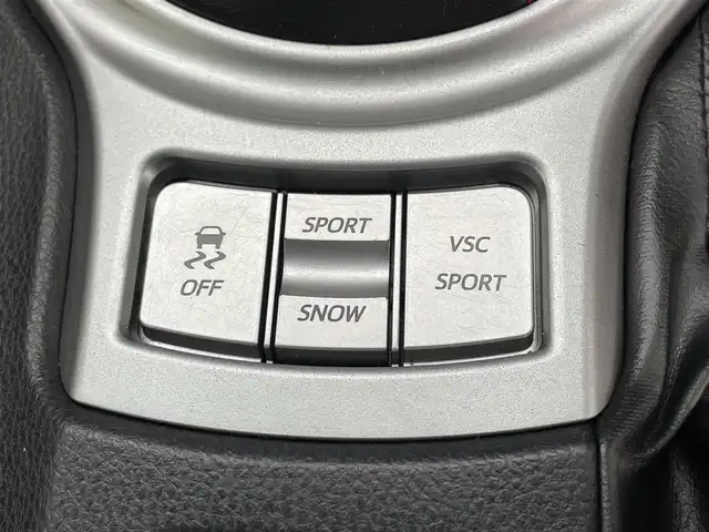 トヨタ ８６ GT 滋賀県 2013(平25)年 7.8万km サテンホワイトパール メモリーナビ/・Bluetooth/CD/DVD/ワンセグ/スマートキー/キセノンライト/純正１７AW/プッシュスタート/ETC/パドルシフト/オートエアコン/ABS