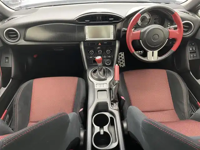 トヨタ ８６ GT 滋賀県 2013(平25)年 7.8万km サテンホワイトパール メモリーナビ/・Bluetooth/CD/DVD/ワンセグ/スマートキー/キセノンライト/純正１７AW/プッシュスタート/ETC/パドルシフト/オートエアコン/ABS