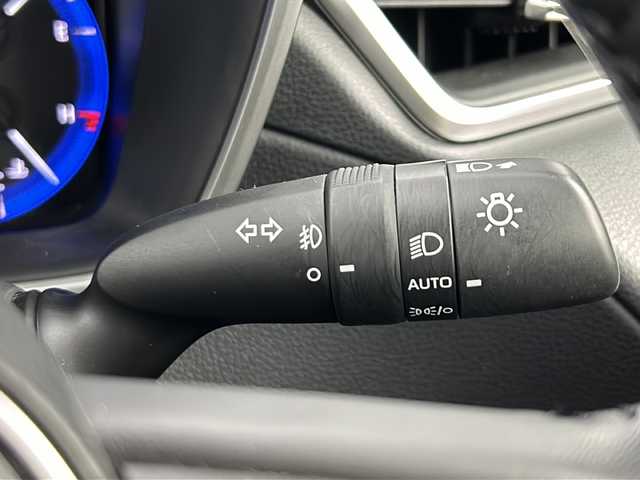 トヨタ カローラ クロス ハイブリッド Z 大阪府 2022(令4)年 1.5万km パール 純正9インチナビ/・Bluetooth/・フルセグTV/・ラジオ/・USB接続/トヨタセーフティセンス/・プリクラッシュセーフティー/・レーンディパーチャーアラート/・ブラインドスポットモニター/・レーダークルーズコントロール/・オートマチックハイビーム/パノラマミックビューモニター/バックカメラ/パワーバックドア/オートホールド/ルーフレール/前席シートヒーター/ビルトインETC