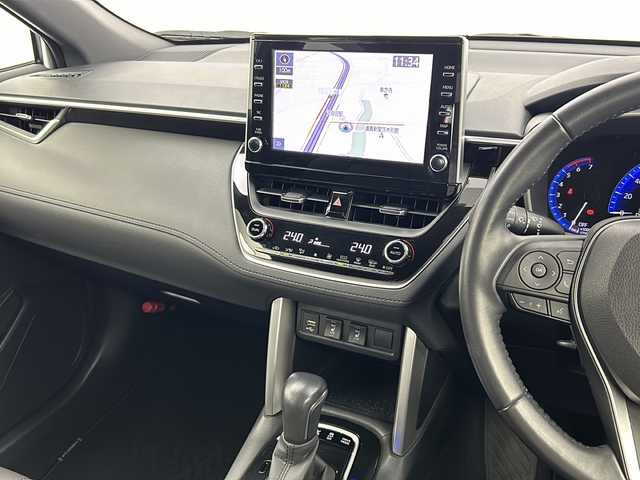 トヨタ カローラ クロス ハイブリッド Z 大阪府 2022(令4)年 1.5万km パール 純正9インチナビ/・Bluetooth/・フルセグTV/・ラジオ/・USB接続/トヨタセーフティセンス/・プリクラッシュセーフティー/・レーンディパーチャーアラート/・ブラインドスポットモニター/・レーダークルーズコントロール/・オートマチックハイビーム/パノラマミックビューモニター/バックカメラ/パワーバックドア/オートホールド/ルーフレール/前席シートヒーター/ビルトインETC