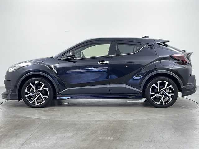 トヨタ Ｃ－ＨＲ G－T 道央・札幌 2016(平28)年 2.3万km ブラックマイカ ・4WD/・純正ナビ&CD&DVD&BT&TV/・バックカメラ/・セーフティセンスP/　プリクラッシュセーフティー/　レーンディパーチャーアシスト/　アダプティブクルーズコントロール/　オートマチックハイビーム/・ブラインドスポットモニター/・モデリスタエアロ/・前席シートヒーター/・ドライブレコーダー/・革巻ステアリング/・ステアリングリモコン/・電動パーキングブレーキ/・自動防眩ミラー/・トノカバー/・純正フロアマット/・純正ドアバイザー/・LEDヘッドライト/・フォグランプ/・オートライト