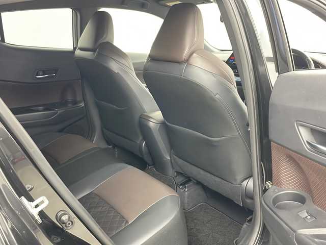 トヨタ Ｃ－ＨＲ G－T 道央・札幌 2016(平28)年 2.3万km ブラックマイカ ・4WD/・純正ナビ&CD&DVD&BT&TV/・バックカメラ/・セーフティセンスP/　プリクラッシュセーフティー/　レーンディパーチャーアシスト/　アダプティブクルーズコントロール/　オートマチックハイビーム/・ブラインドスポットモニター/・モデリスタエアロ/・前席シートヒーター/・ドライブレコーダー/・革巻ステアリング/・ステアリングリモコン/・電動パーキングブレーキ/・自動防眩ミラー/・トノカバー/・純正フロアマット/・純正ドアバイザー/・LEDヘッドライト/・フォグランプ/・オートライト