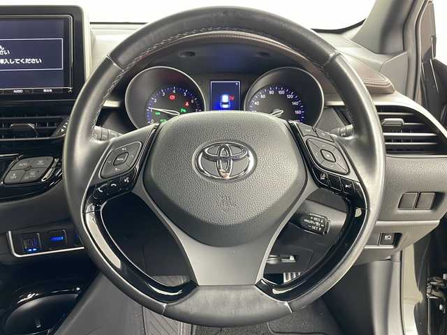 トヨタ Ｃ－ＨＲ G－T 道央・札幌 2016(平28)年 2.3万km ブラックマイカ ・4WD/・純正ナビ&CD&DVD&BT&TV/・バックカメラ/・セーフティセンスP/　プリクラッシュセーフティー/　レーンディパーチャーアシスト/　アダプティブクルーズコントロール/　オートマチックハイビーム/・ブラインドスポットモニター/・モデリスタエアロ/・前席シートヒーター/・ドライブレコーダー/・革巻ステアリング/・ステアリングリモコン/・電動パーキングブレーキ/・自動防眩ミラー/・トノカバー/・純正フロアマット/・純正ドアバイザー/・LEDヘッドライト/・フォグランプ/・オートライト