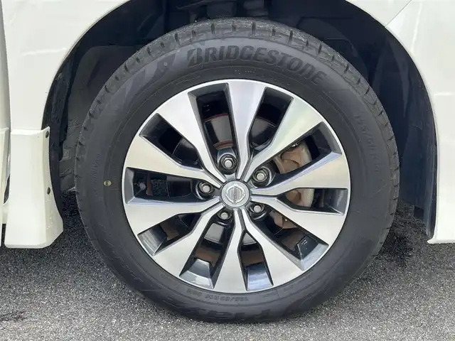 日産 セレナ ハイウェイスター 奈良県 2017(平29)年 7.6万km ブリリアントホワイトパール プッシュスタート/純正ディーラーナビ/フルセグテレビ/アラウンドビューモニター/Bluetooth/iPod/USB/CD再生/ETC/前後コーナーセンサー/クルーズコントロール/エマージェンシーブレーキ/踏み間違い防止アシスト/アイドリングストップ/両側パワースライドドア/純正アルミホイール/スマートキー
