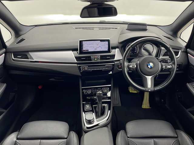 ＢＭＷ ２２５ＸＥ アイパフォーマンス アクティブツアラー Mスポーツ 秋田県 2019(平31)年 2.7万km アルピンホワイトⅢ 4WD/純正HDDナビ/　(AM/FM/Bluetooth/USB)/バックカメラ/アダプティブクルーズコントロール/レザーシート/前席パワーシート/前席シートヒーター/パワーバックドア/ヘッドアップディスプレイ/社外フロアマット/オートライト/オートハイビーム/スマートキー/スペアキー/ETC/取扱説明書/保証書