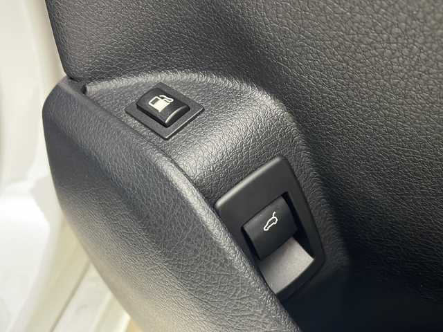 ＢＭＷ ２２５ＸＥ アイパフォーマンス アクティブツアラー Mスポーツ 秋田県 2019(平31)年 2.7万km アルピンホワイトⅢ 4WD/純正HDDナビ/　(AM/FM/Bluetooth/USB)/バックカメラ/アダプティブクルーズコントロール/レザーシート/前席パワーシート/前席シートヒーター/パワーバックドア/ヘッドアップディスプレイ/社外フロアマット/オートライト/オートハイビーム/スマートキー/スペアキー/ETC/取扱説明書/保証書