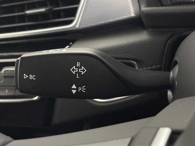 ＢＭＷ ２２５ＸＥ アイパフォーマンス アクティブツアラー Mスポーツ 秋田県 2019(平31)年 2.7万km アルピンホワイトⅢ 4WD/純正HDDナビ/　(AM/FM/Bluetooth/USB)/バックカメラ/アダプティブクルーズコントロール/レザーシート/前席パワーシート/前席シートヒーター/パワーバックドア/ヘッドアップディスプレイ/社外フロアマット/オートライト/オートハイビーム/スマートキー/スペアキー/ETC/取扱説明書/保証書