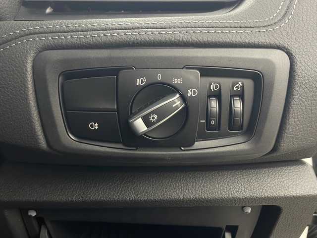 ＢＭＷ ２２５ＸＥ アイパフォーマンス アクティブツアラー Mスポーツ 秋田県 2019(平31)年 2.7万km アルピンホワイトⅢ 4WD/純正HDDナビ/　(AM/FM/Bluetooth/USB)/バックカメラ/アダプティブクルーズコントロール/レザーシート/前席パワーシート/前席シートヒーター/パワーバックドア/ヘッドアップディスプレイ/社外フロアマット/オートライト/オートハイビーム/スマートキー/スペアキー/ETC/取扱説明書/保証書