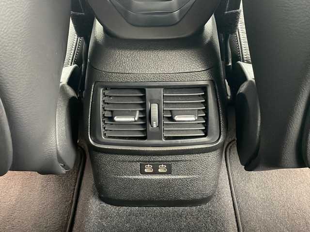 ＢＭＷ ２２５ＸＥ アイパフォーマンス アクティブツアラー Mスポーツ 秋田県 2019(平31)年 2.7万km アルピンホワイトⅢ 4WD/純正HDDナビ/　(AM/FM/Bluetooth/USB)/バックカメラ/アダプティブクルーズコントロール/レザーシート/前席パワーシート/前席シートヒーター/パワーバックドア/ヘッドアップディスプレイ/社外フロアマット/オートライト/オートハイビーム/スマートキー/スペアキー/ETC/取扱説明書/保証書