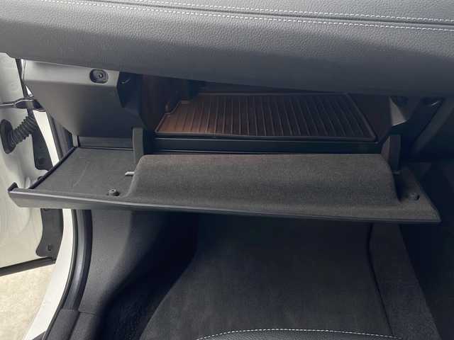 ＢＭＷ ２２５ＸＥ アイパフォーマンス アクティブツアラー Mスポーツ 秋田県 2019(平31)年 2.7万km アルピンホワイトⅢ 4WD/純正HDDナビ/　(AM/FM/Bluetooth/USB)/バックカメラ/アダプティブクルーズコントロール/レザーシート/前席パワーシート/前席シートヒーター/パワーバックドア/ヘッドアップディスプレイ/社外フロアマット/オートライト/オートハイビーム/スマートキー/スペアキー/ETC/取扱説明書/保証書