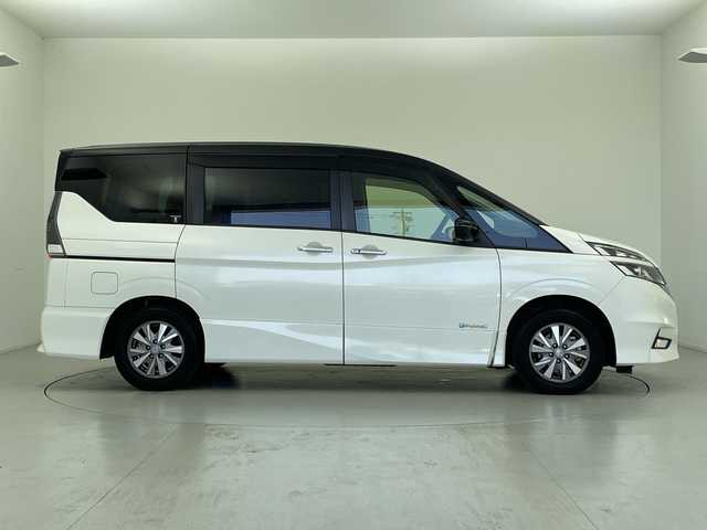 日産 セレナ e－パワー ハイウェイスター V 愛知県 2018(平30)年 5.4万km ブリリアントホワイトパール 2トーン 純正9インチナビ/・フルセグTV/・Bluetooth/・CD/・DVD/Blu-ray/・Music Stocker/・Walkman/USB/・iPod/・AM/Fm/アラウンドビューモニター/フリップダウンモニター/デジタルインナーミラー/プロパイロット/エマージェンシーブレーキ/パーキングアシスト/車線逸脱防止支援システム/ふらつき警報/フロント＆バックソナー/純正15アルミホイール/ETC/ドライブレコーダー/シートヒーター/ステアリングヒーター/両側パワースライドドア/スマートキー/プッシュスタート/横滑り防止装置
