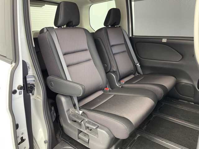 日産 セレナ e－パワー ハイウェイスター V 愛知県 2018(平30)年 5.4万km ブリリアントホワイトパール 2トーン 純正9インチナビ/・フルセグTV/・Bluetooth/・CD/・DVD/Blu-ray/・Music Stocker/・Walkman/USB/・iPod/・AM/Fm/アラウンドビューモニター/フリップダウンモニター/デジタルインナーミラー/プロパイロット/エマージェンシーブレーキ/パーキングアシスト/車線逸脱防止支援システム/ふらつき警報/フロント＆バックソナー/純正15アルミホイール/ETC/ドライブレコーダー/シートヒーター/ステアリングヒーター/両側パワースライドドア/スマートキー/プッシュスタート/横滑り防止装置