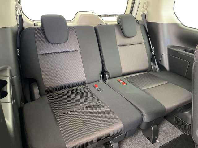 日産 セレナ e－パワー ハイウェイスター V 愛知県 2018(平30)年 5.4万km ブリリアントホワイトパール 2トーン 純正9インチナビ/・フルセグTV/・Bluetooth/・CD/・DVD/Blu-ray/・Music Stocker/・Walkman/USB/・iPod/・AM/Fm/アラウンドビューモニター/フリップダウンモニター/デジタルインナーミラー/プロパイロット/エマージェンシーブレーキ/パーキングアシスト/車線逸脱防止支援システム/ふらつき警報/フロント＆バックソナー/純正15アルミホイール/ETC/ドライブレコーダー/シートヒーター/ステアリングヒーター/両側パワースライドドア/スマートキー/プッシュスタート/横滑り防止装置